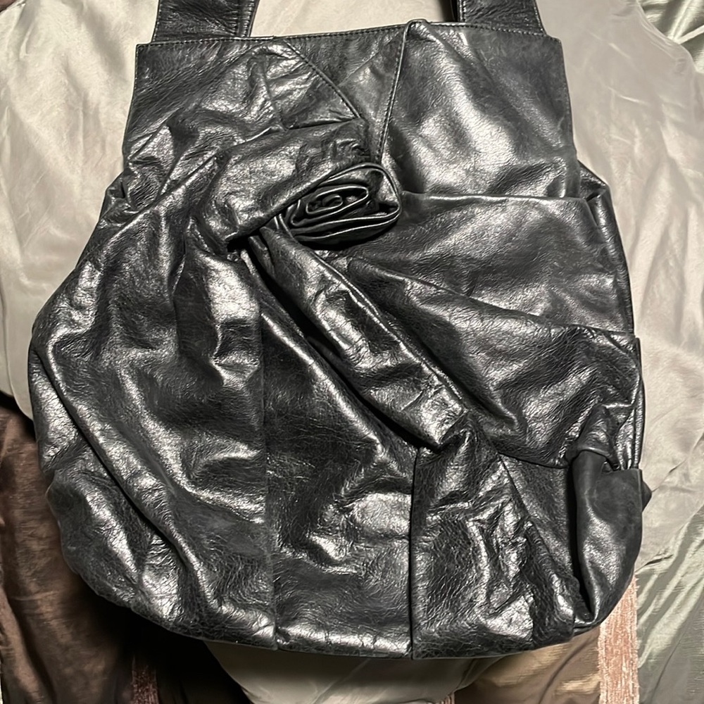 Isabella Fiore Leather Shoulder Bag